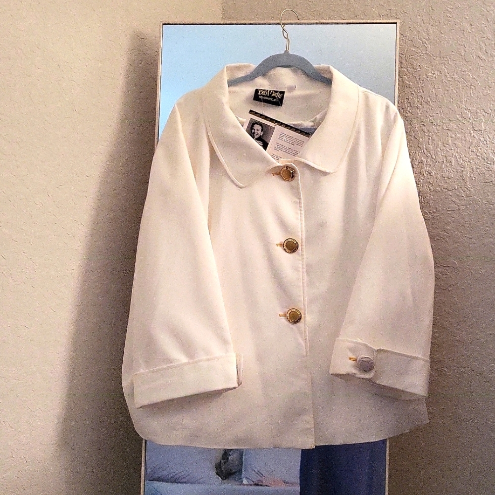 Bob Makie wearable art 85% cotton fully lined gold buttons